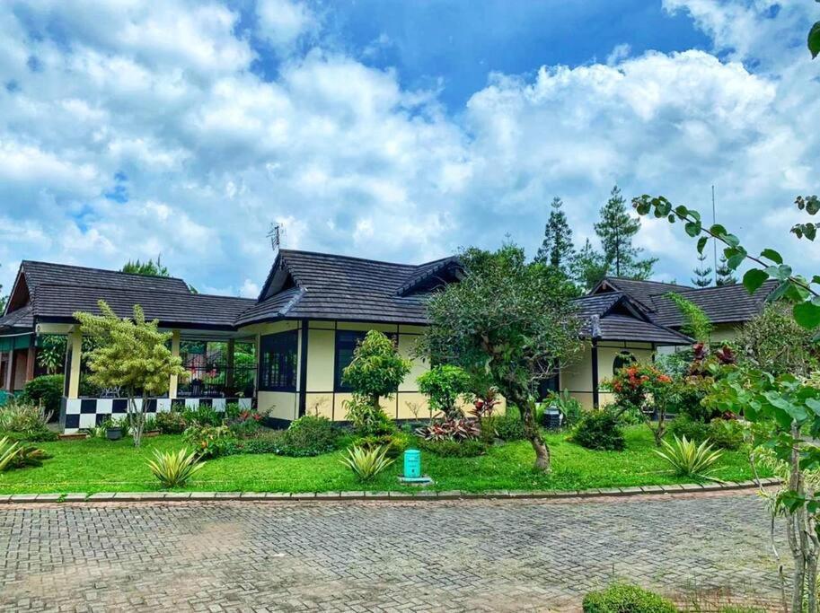 Designer Villa Osaka Puncak Eksteriør billede