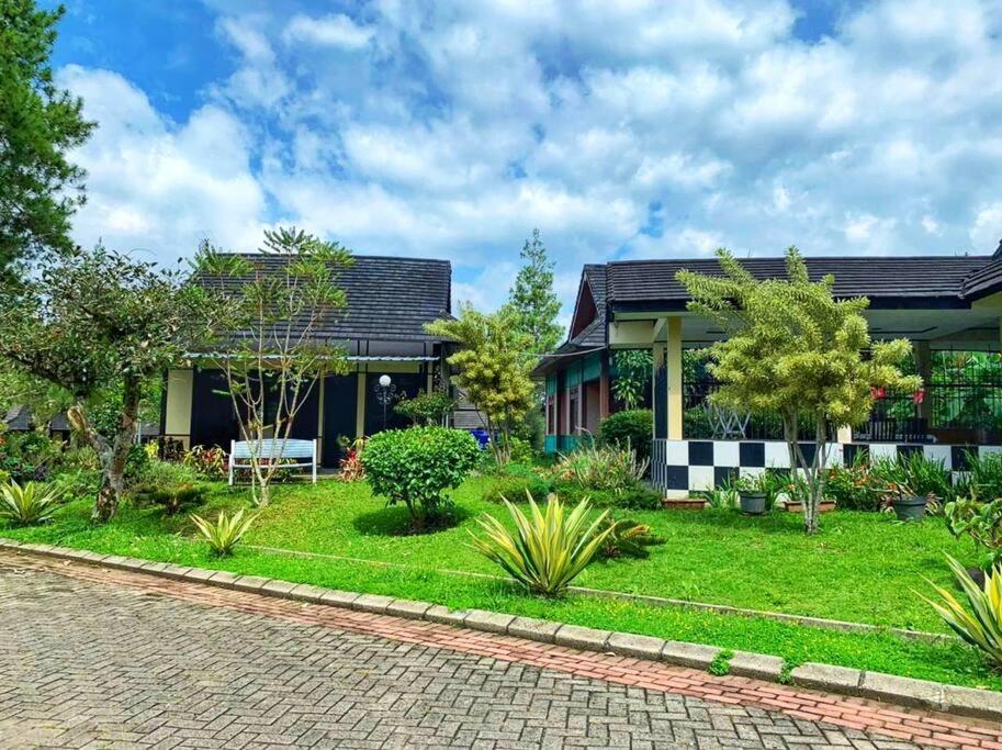 Designer Villa Osaka Puncak Eksteriør billede