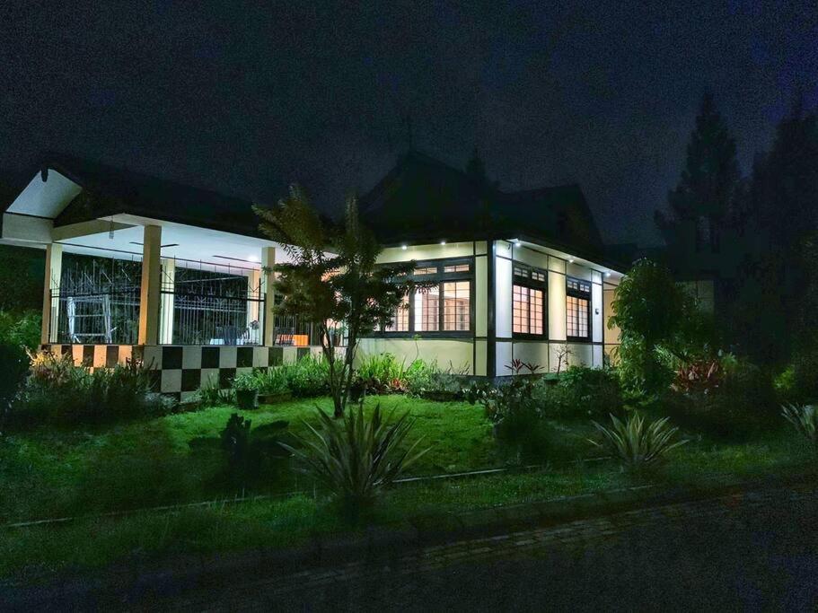 Designer Villa Osaka Puncak Eksteriør billede